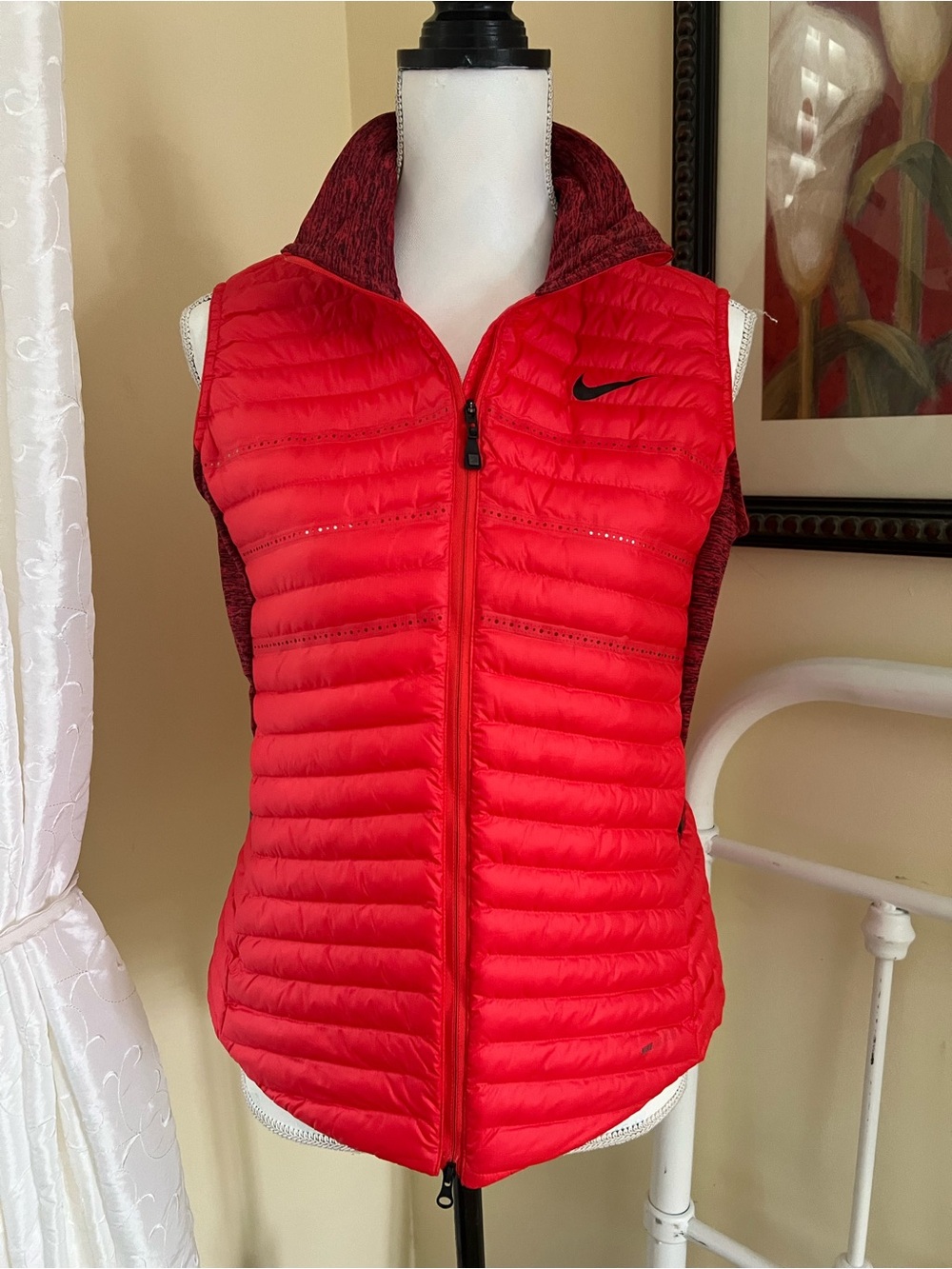 Nike Women's Red Quilted Puffer Vest with Marled Hood Back